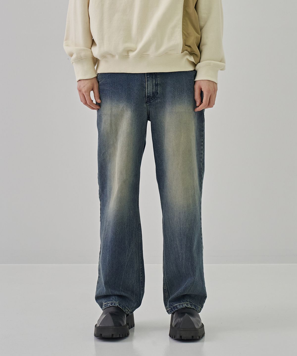 디메이든(DEMADEN) BRUSHED SEMI WIDE DENIM PANTS