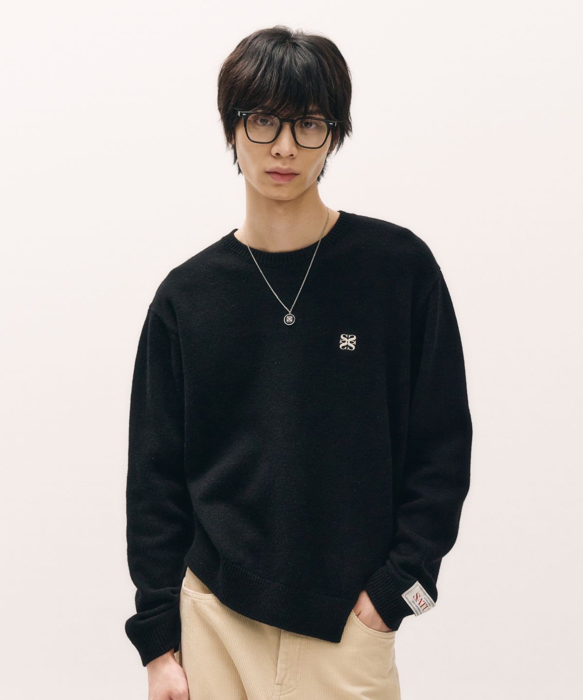 세터(SATUR) 더블린 언발란스 캐시미어 블렌드 니트 클래식 블랙
