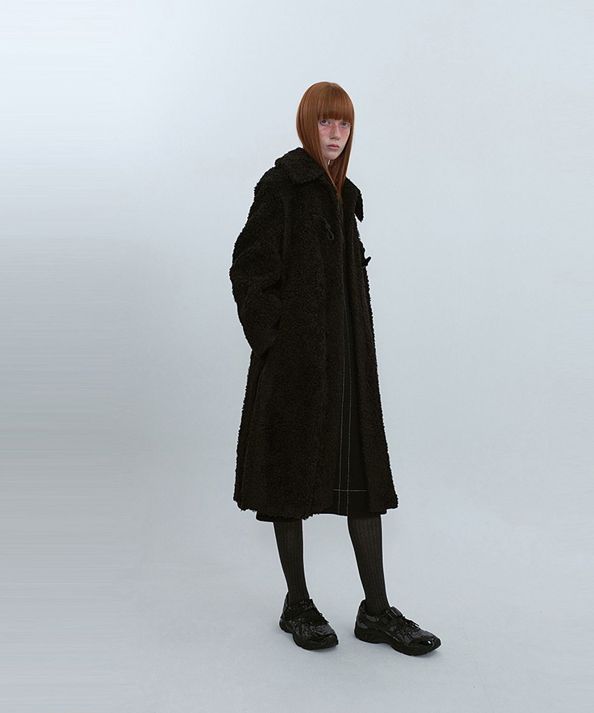 아위(AHWE) Fur Belted Coat_BLACK
