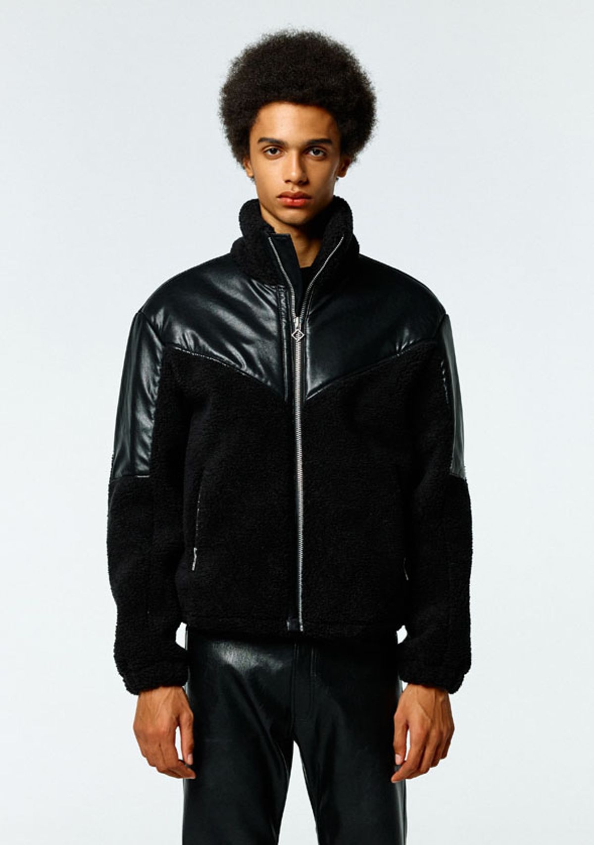세비지(SAVAGE) Sherpa Fleece Jacket - Black