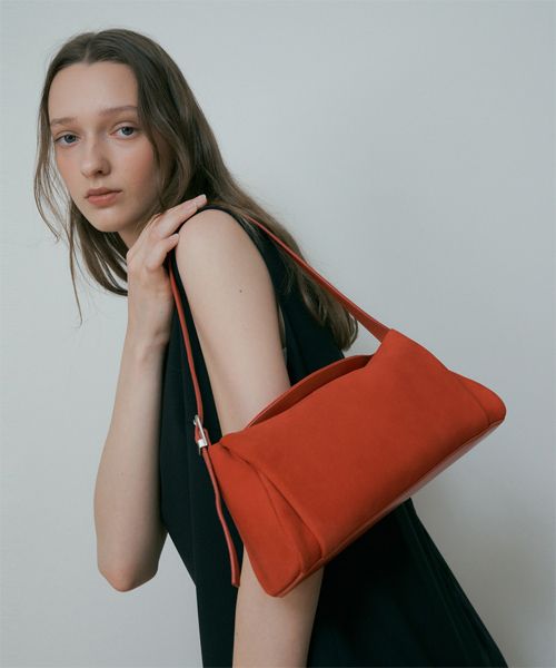 ★韓国人気★DeMAKER★Bicorn shoulder bag (suede) MUSINSA | DEMAKER Bicorn shoulder bag-suede red orange