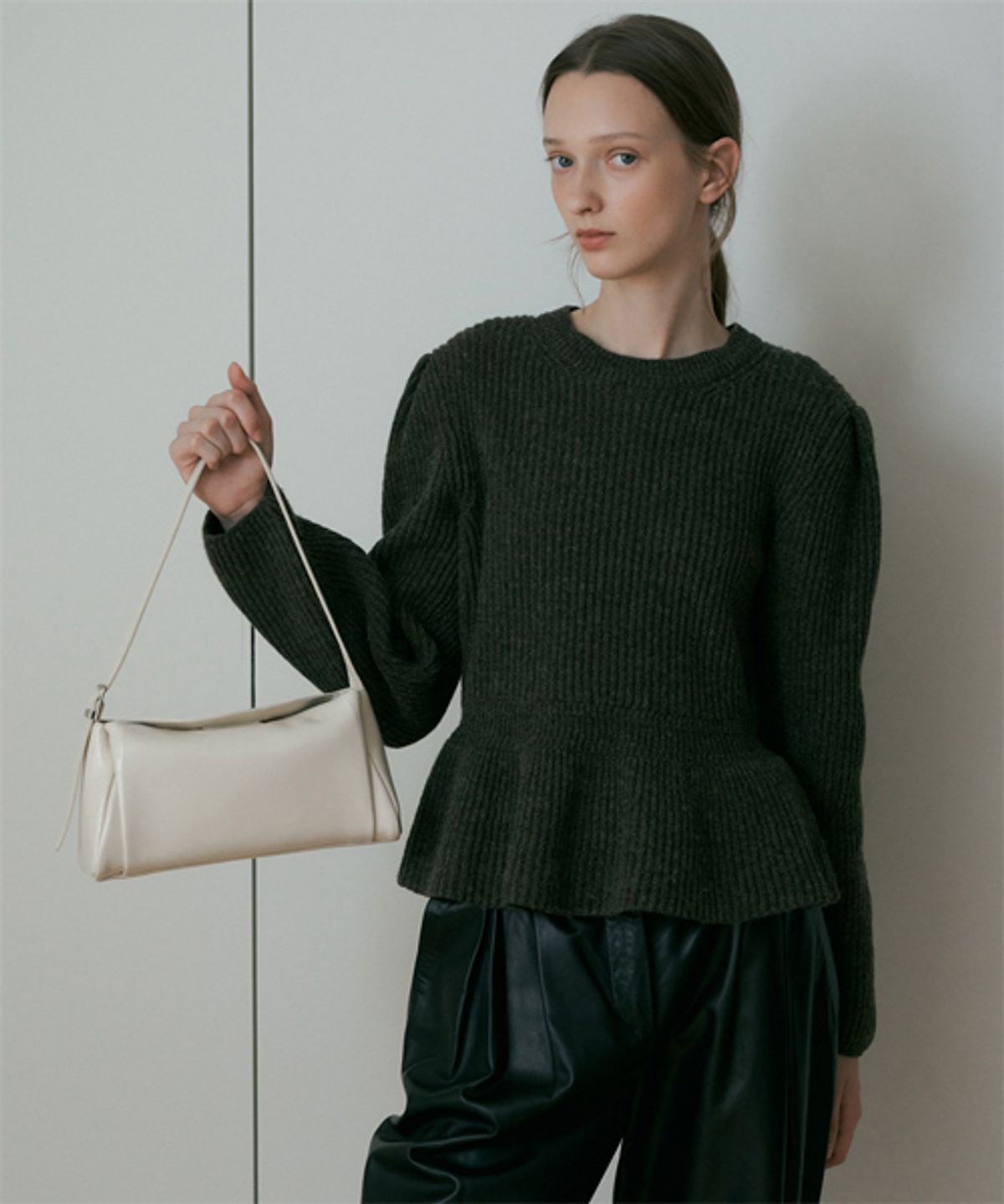 드메이커(DEMAKER) Bicorn shoulder bag-ivory