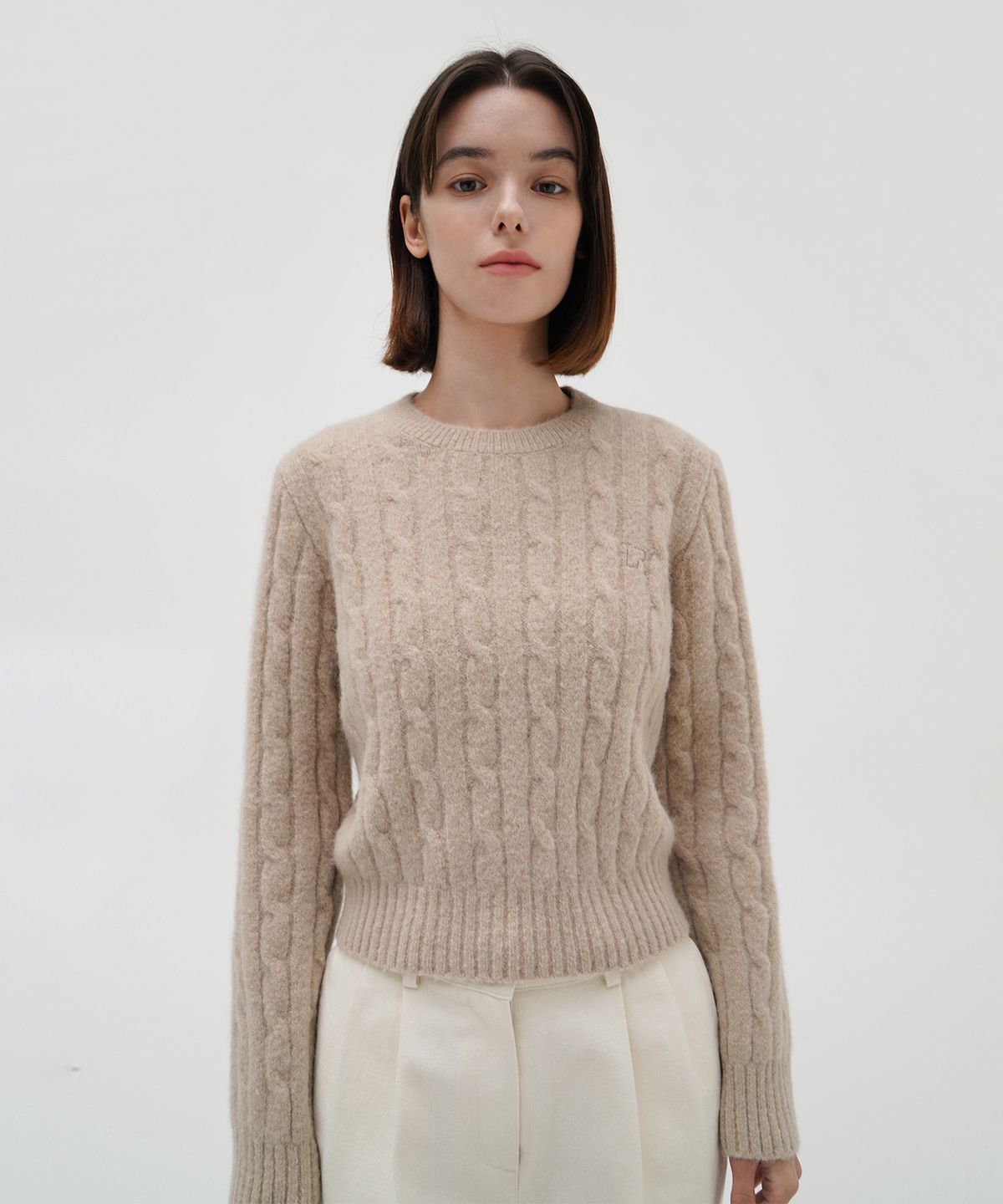 르바(LEVAR) Alpaca Cable Round Crop Knit - Oatmeal