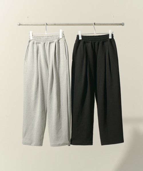 상품 스냅 모아보기 - Deep Two Tuck String Sweat Pants [2 Colors]