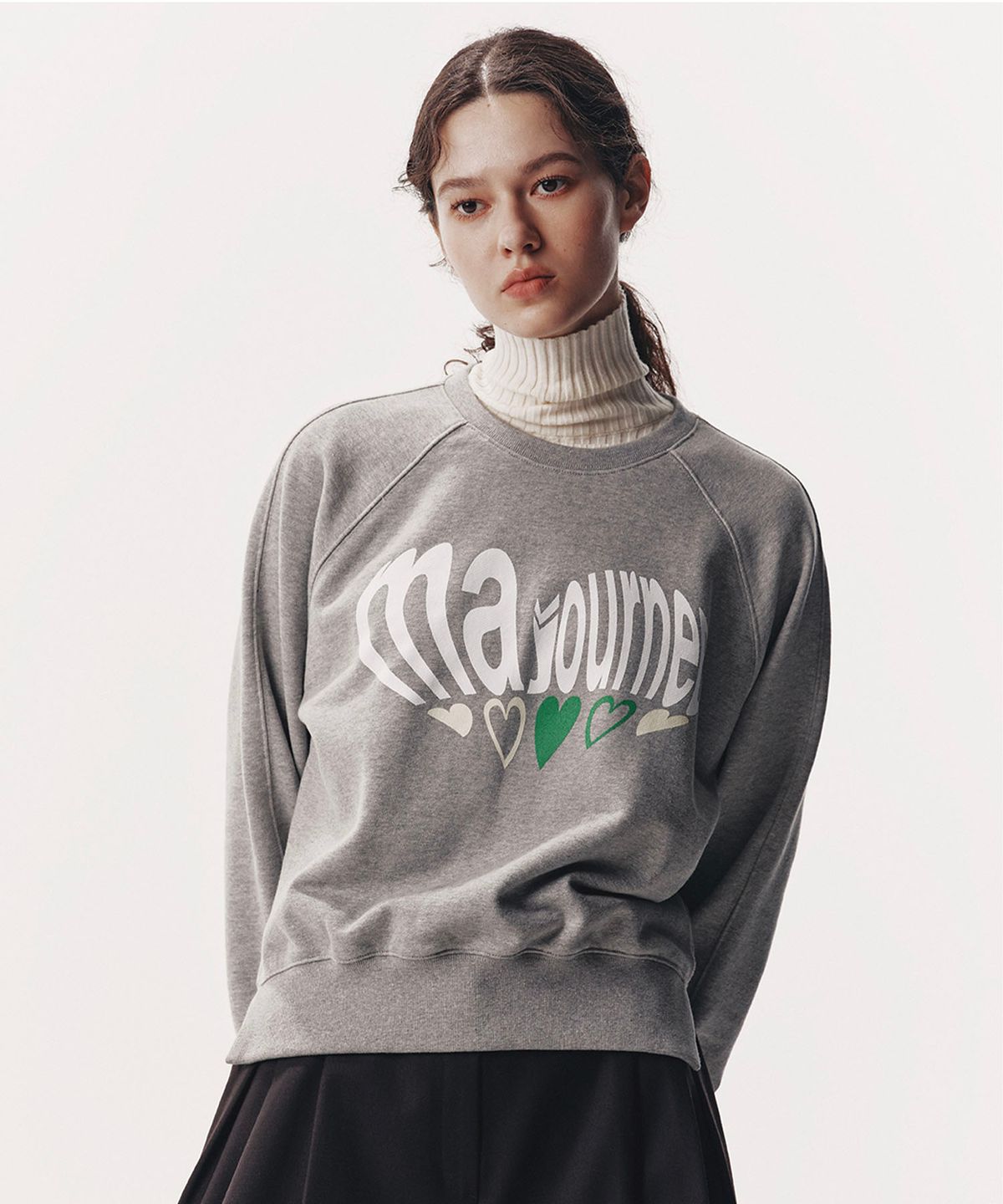 마조네(MA JOURNEE) 하트 스웨트 셔츠_그레이