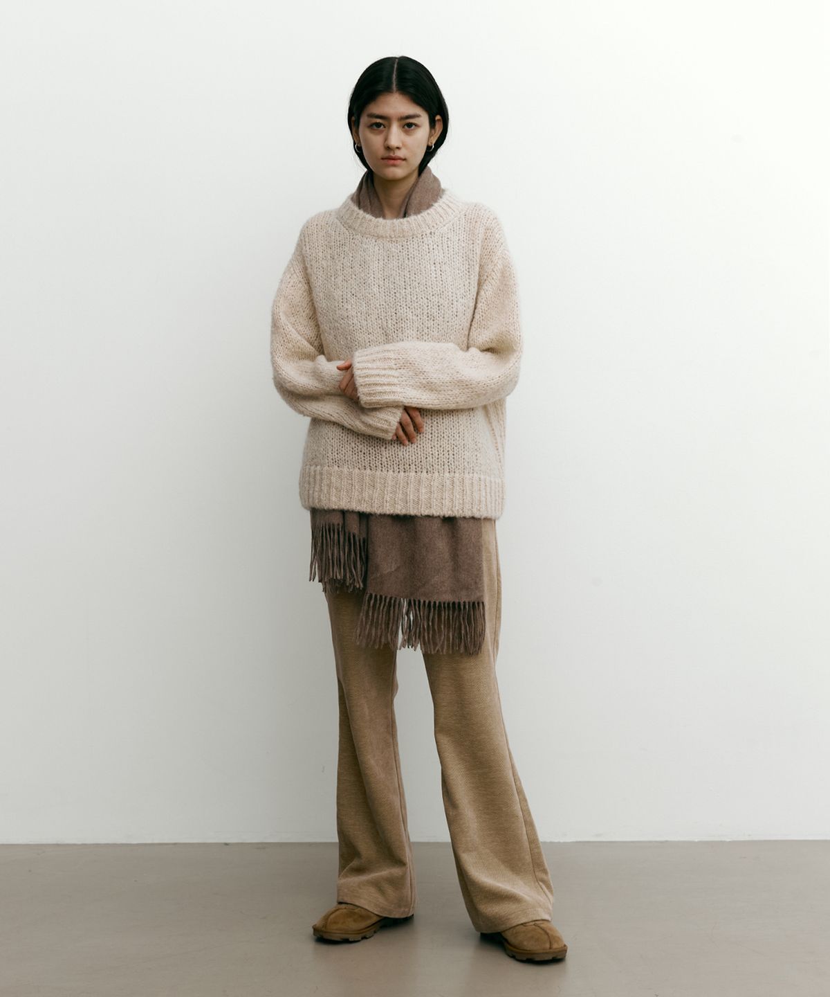스텝어라운드(STEP AROUND) Bootscut banding training pants [BEIGE]