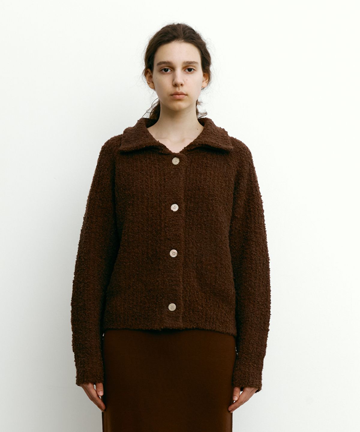 스텝어라운드(STEP AROUND) LOW-GUAGE BOUCLE Collar cardigan [BROWN]