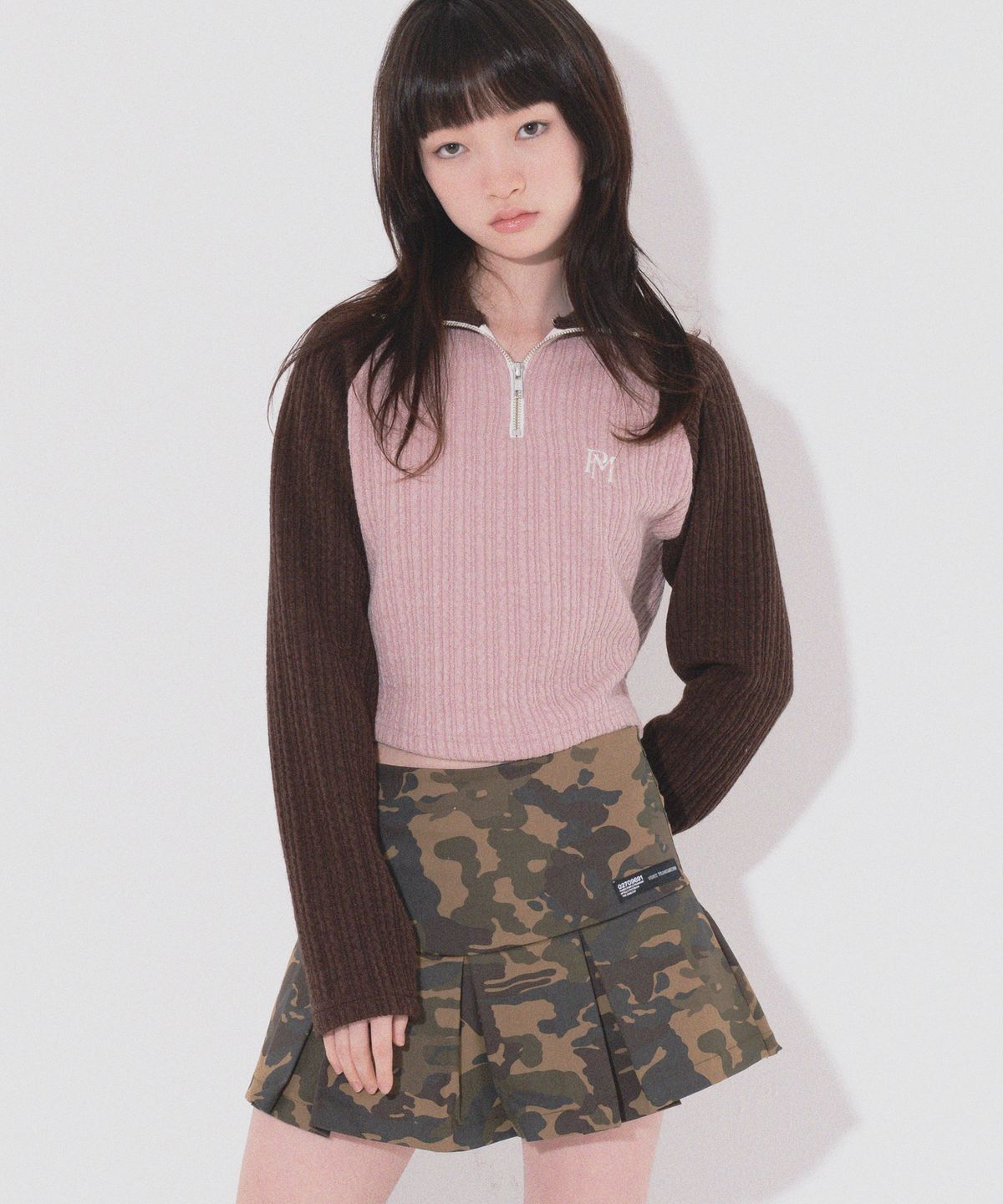 피스메이커(PIECE MAKER) OFFICIAL WAVE CROP HALF ZIP KNIT (BROWN)