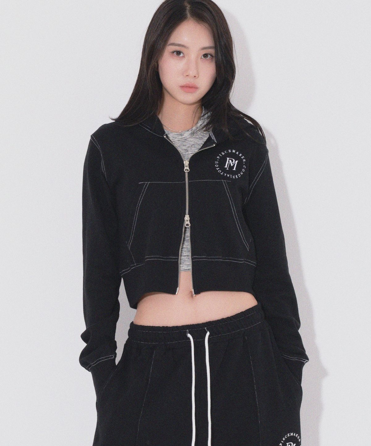 피스메이커(PIECE MAKER) STITCH CROP ZIP HOODIE (BLACK)