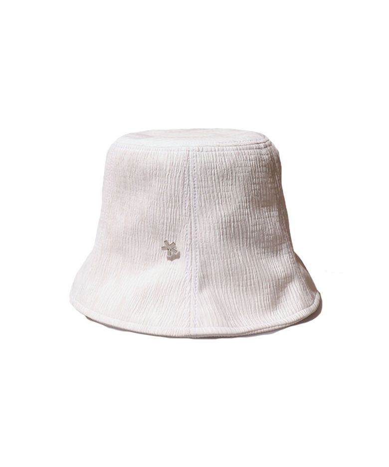 PLEATS WHITE BUCKET HAT