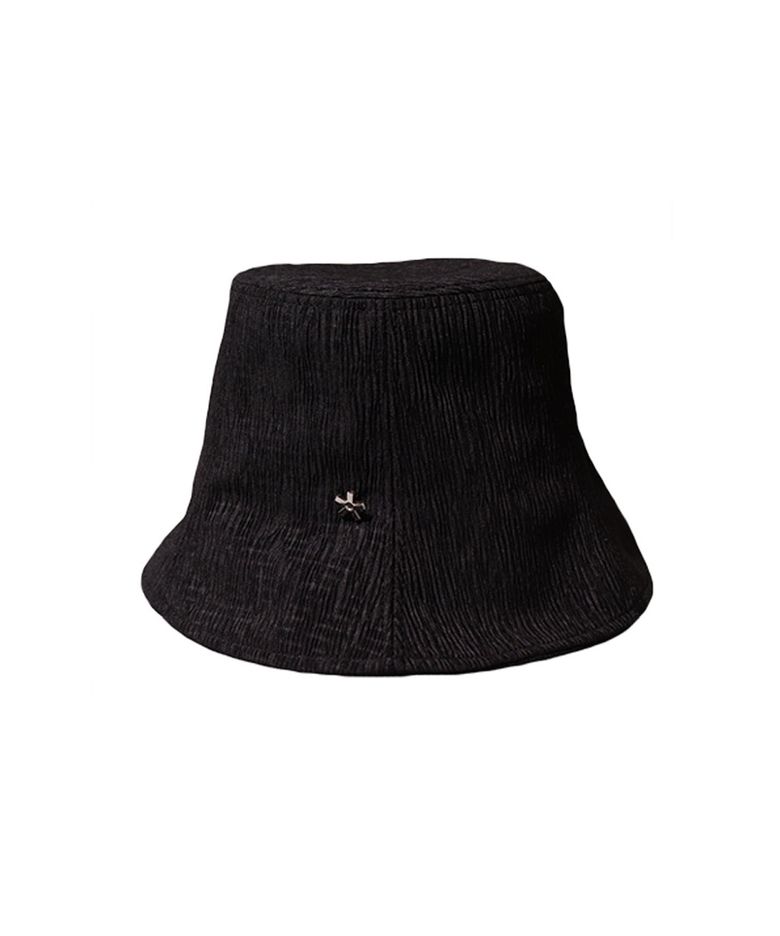 PLEATS BLACK BUCKET HAT