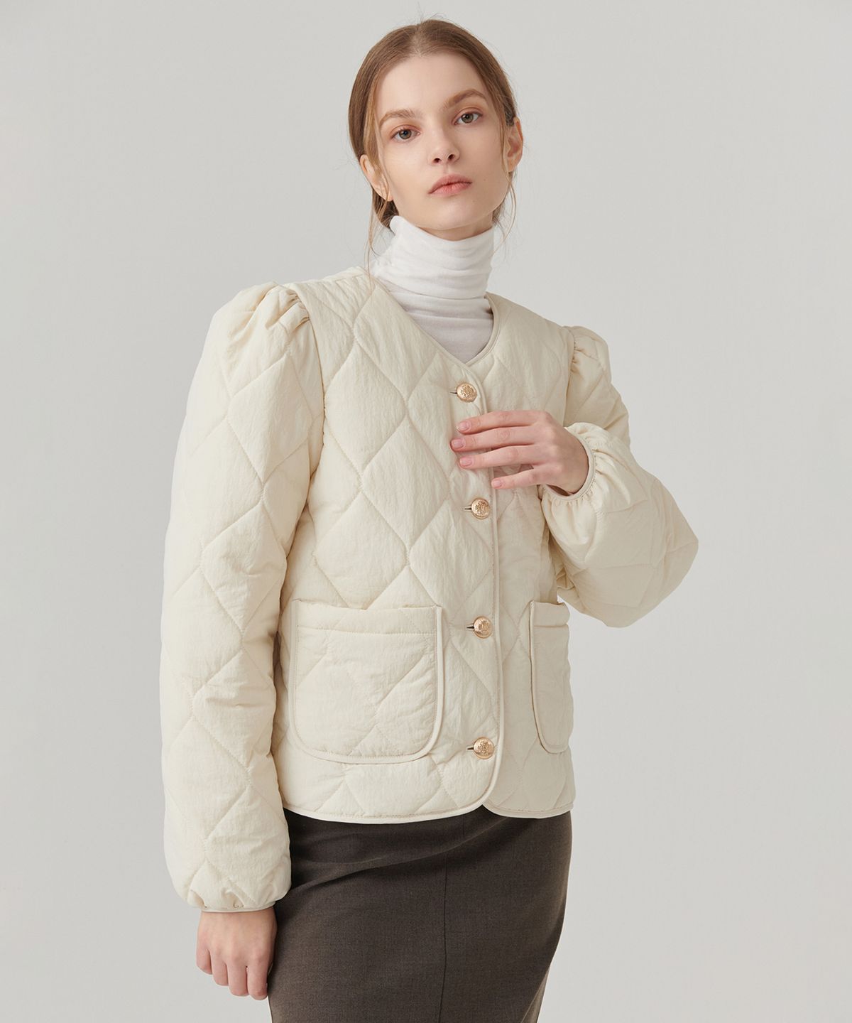 씨엘로(CIELO) 22 FW 셔링 퀼팅 점퍼 (아이보리)