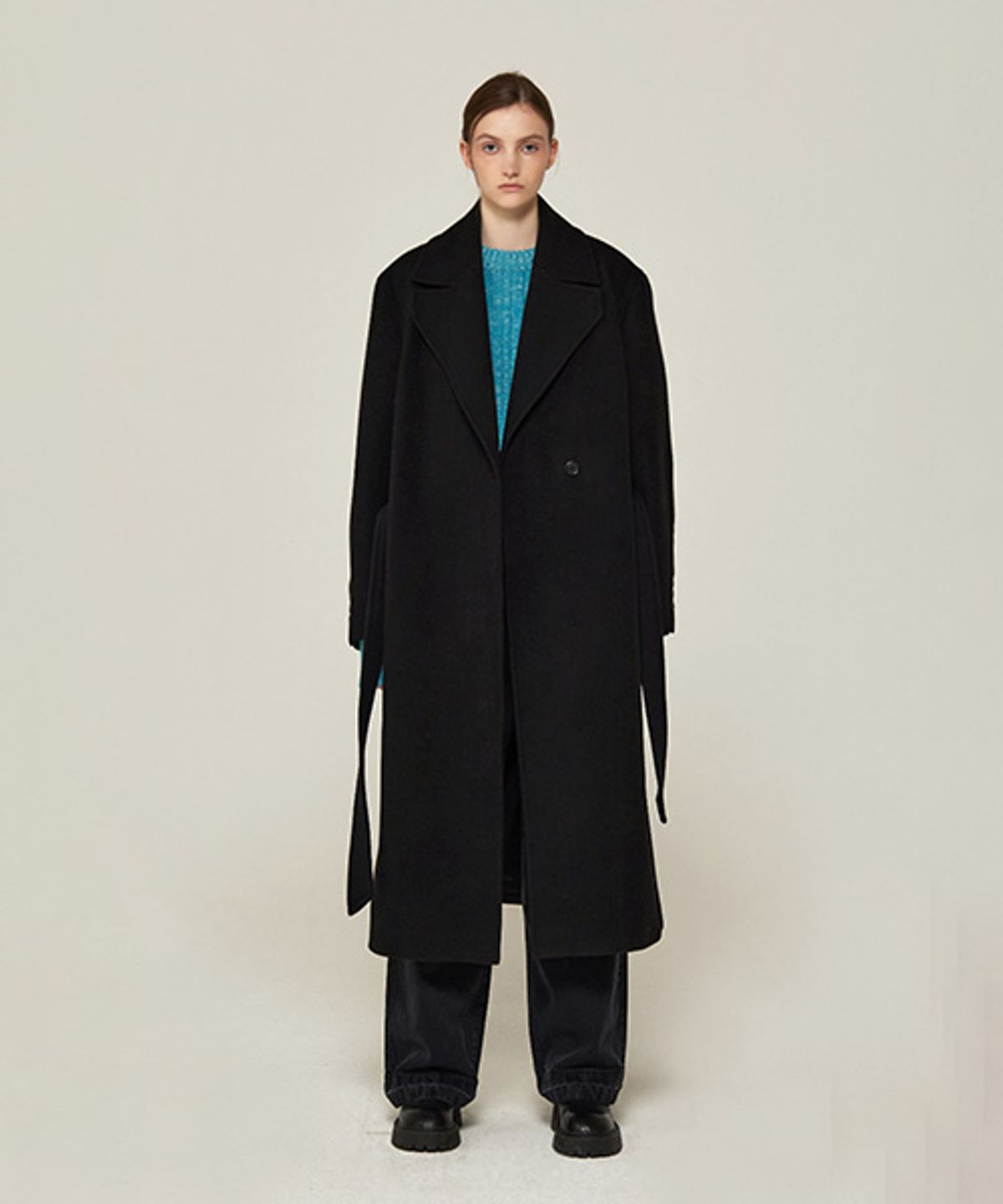 아바몰리(AVA MOLLI) WIDE COLLAR BELTED ROBE CT (BLACK)