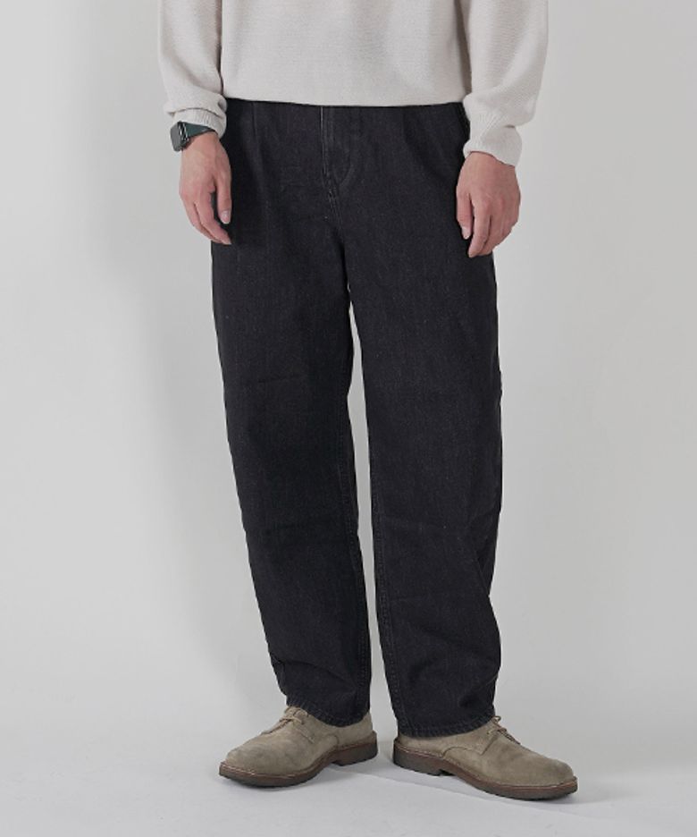One Tuck Side Curve  Denim-Washed Black (pt 920 WB)