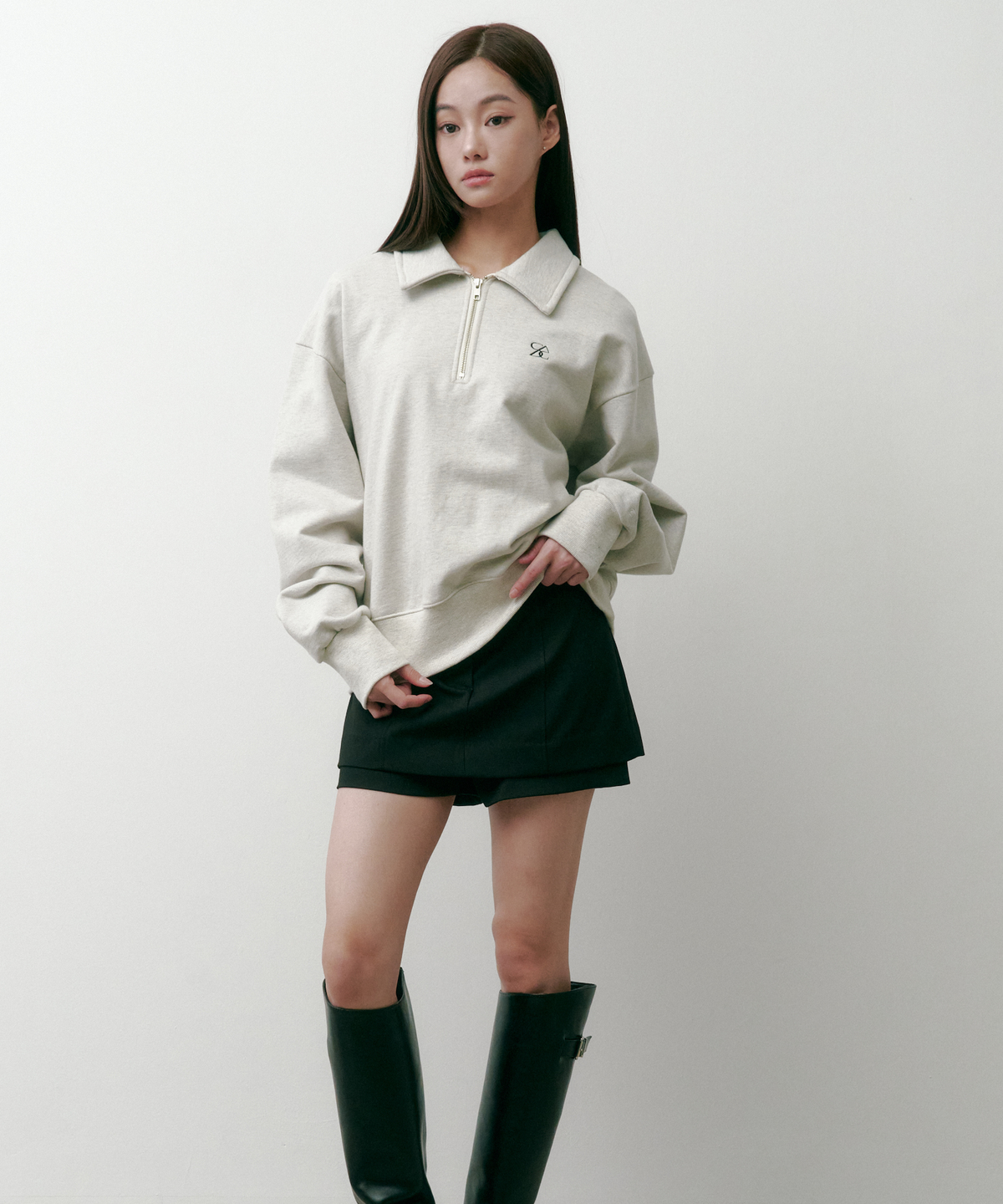 솔트앤초콜릿(SALT AND CHOCOLATE) SAC 로고 하프 집업 스웨트셔츠 오트밀 4W2233302