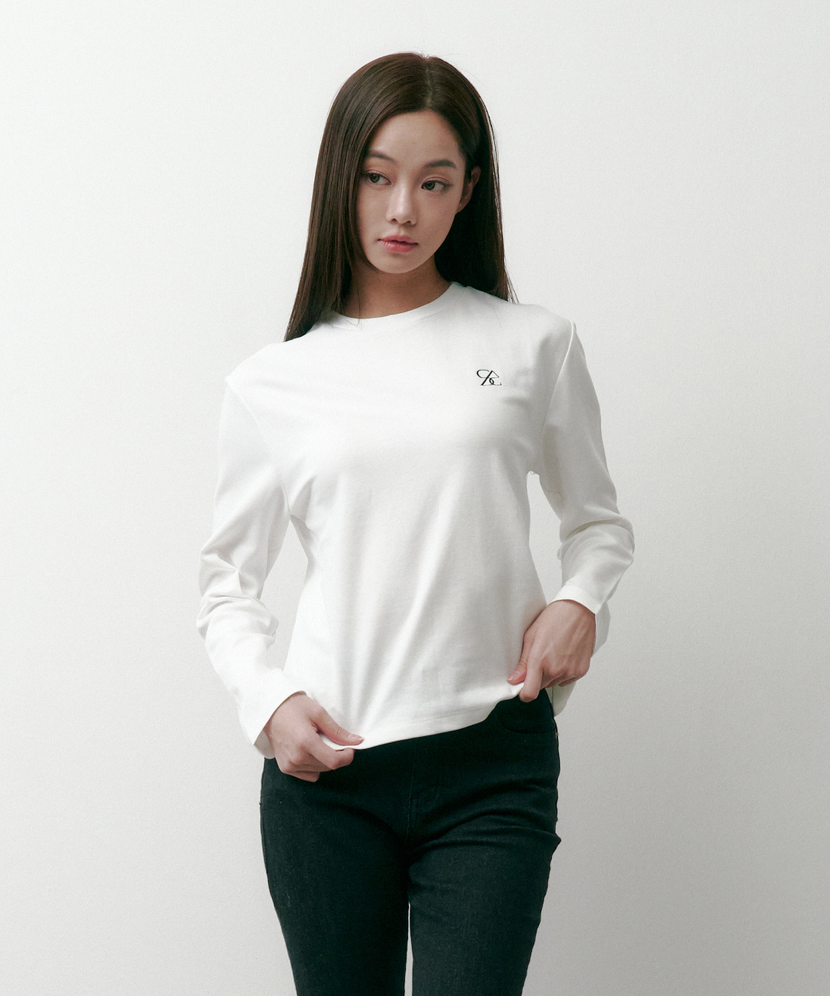 솔트앤초콜릿(SALT AND CHOCOLATE) SAC 로고 롱슬리브 실켓 티셔츠 아이보리 4W2231301