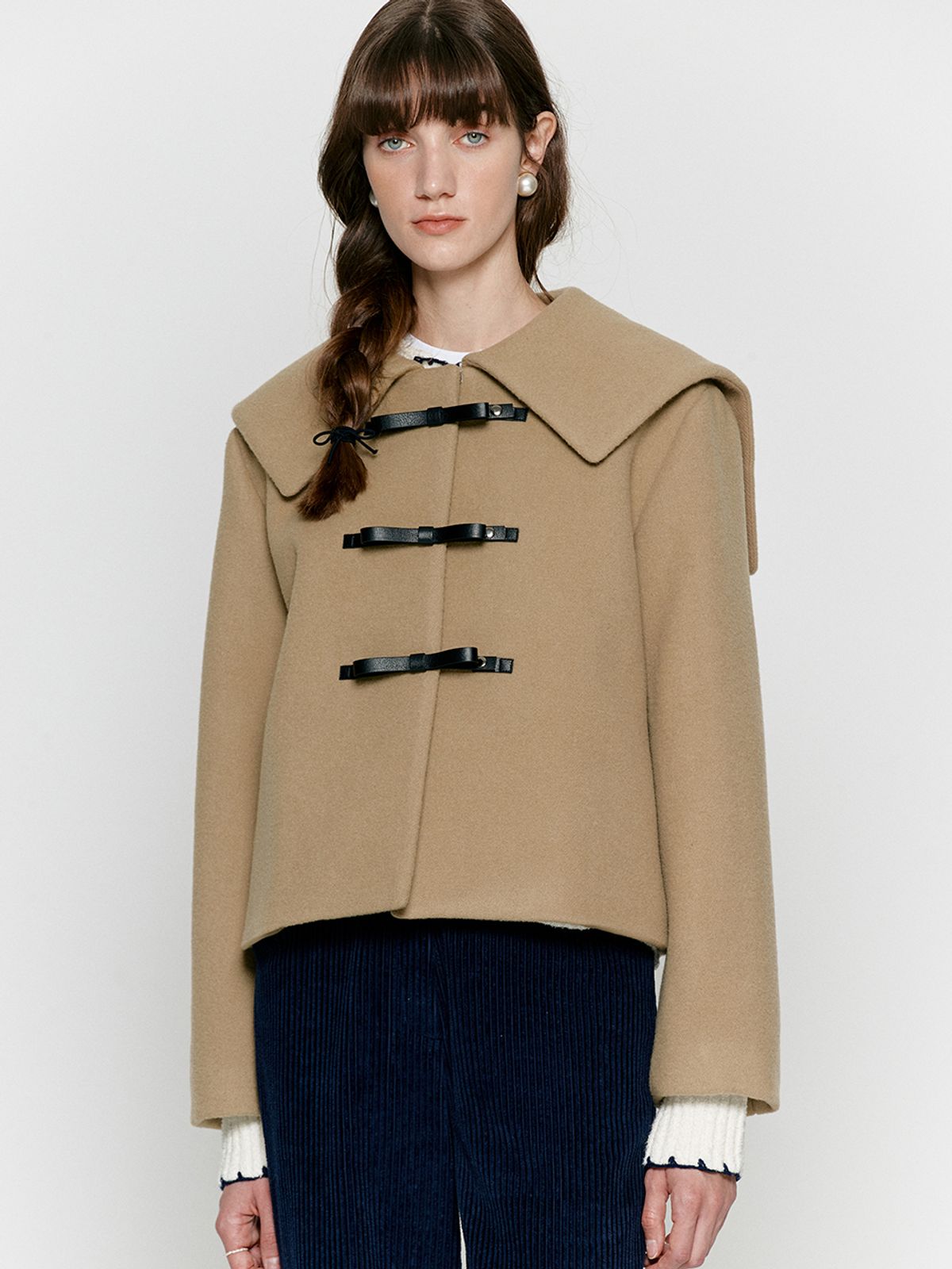 비뮤즈맨션(BEMUSE MANSION) Ribbon button sailor half coat - Khaki beige