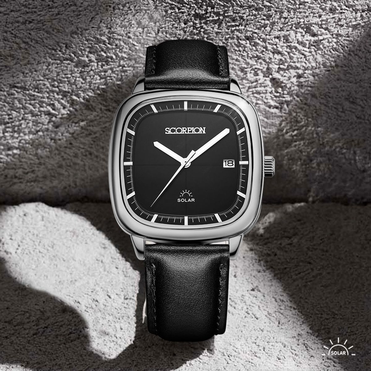 스콜피온(SCORPION) 37mm 빛 충전 솔라 무브먼트 남성 가죽 손목시계 S12L-BK