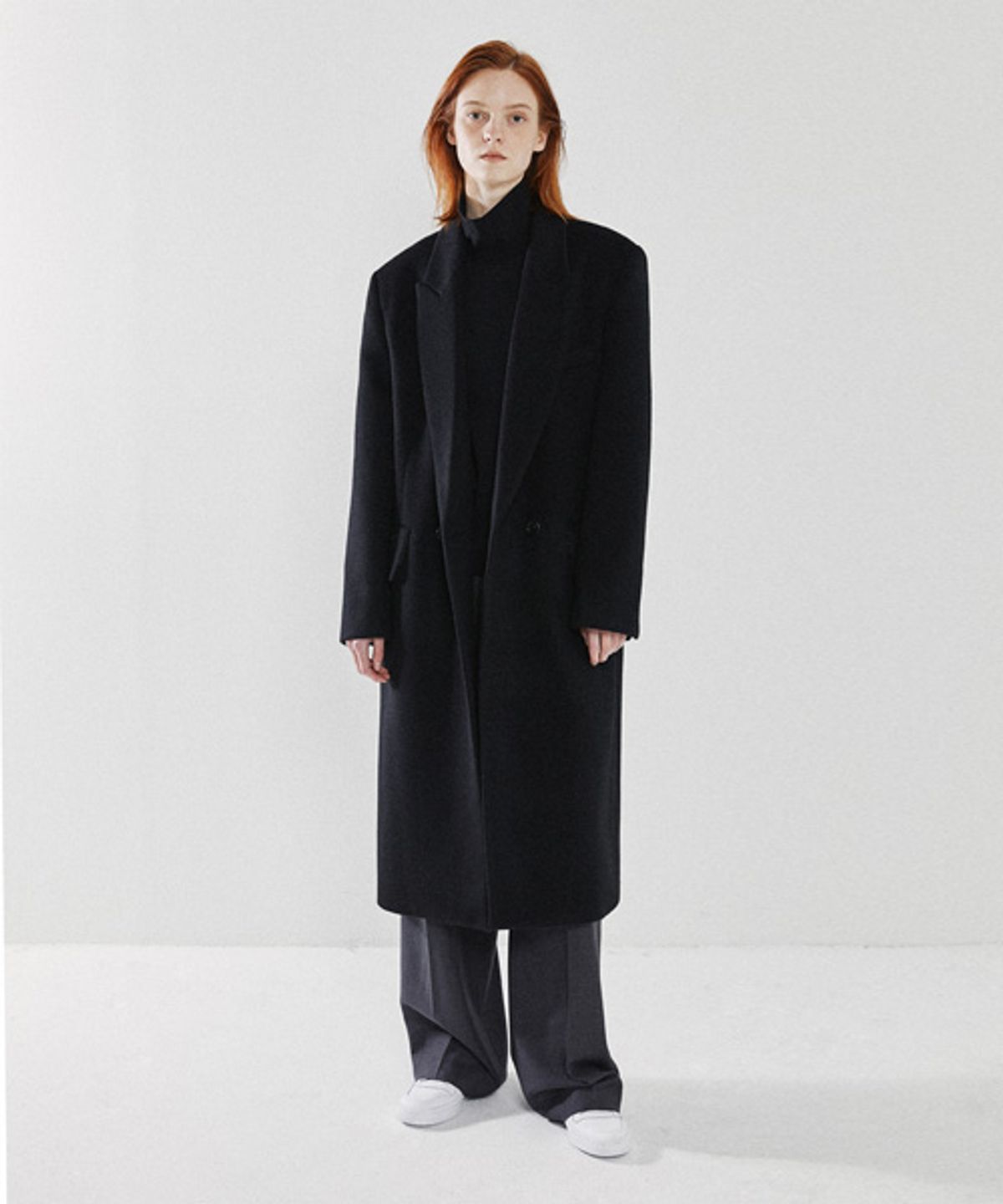 레이디 볼륨(LADY VOLUME) SOLID ROUND POCKET COAT_BLACK