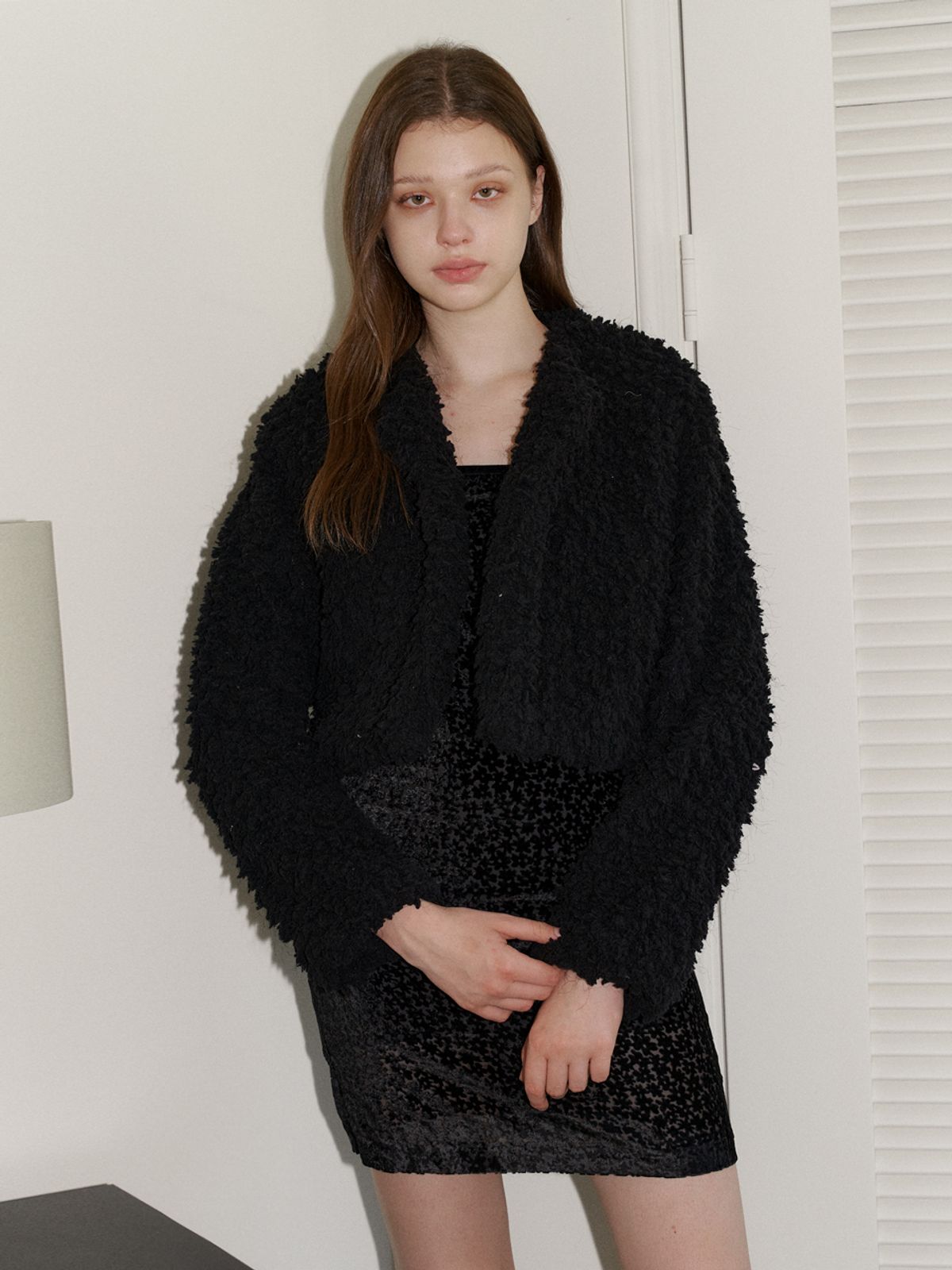 카인더베이비(KINDABABY) black crop fur jacket