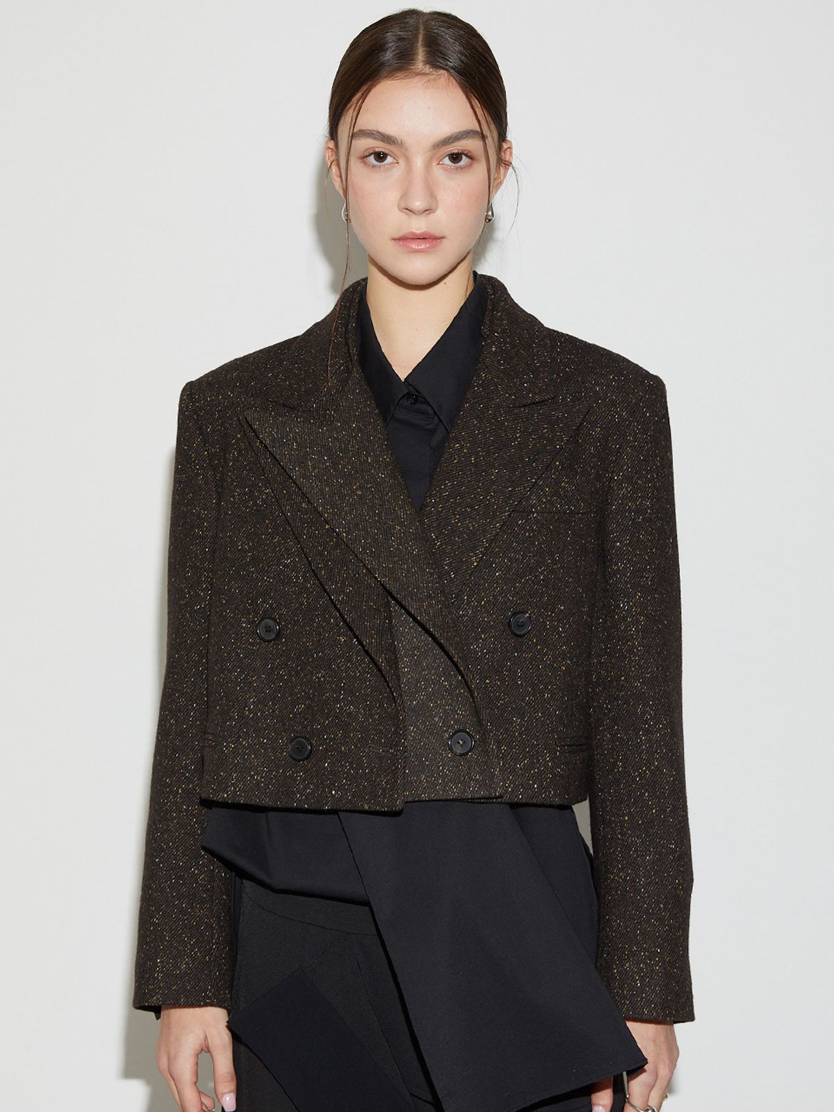 르이엘(LE YIEL) Peaked Collar Wool Crop Jacket_Brown 피크드 카라 울 크롭 자켓_브라운