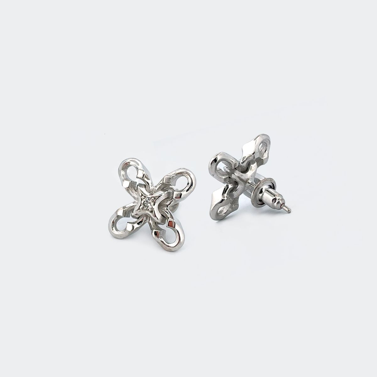 스쿠도(SCUDO) dolphin earring [stone]
