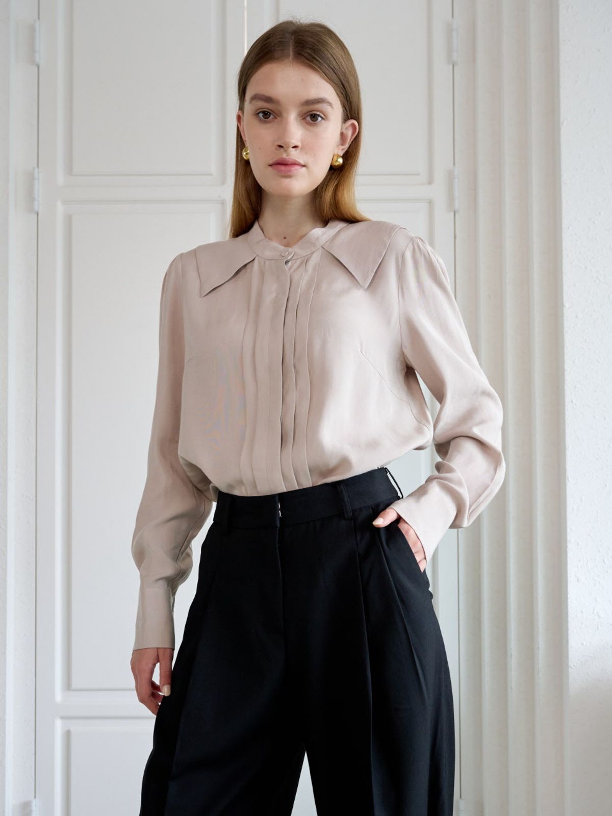 코엣(COETT) 엘렌 플리츠 블라우스 Ellen Pleats Blouse_BEIGE