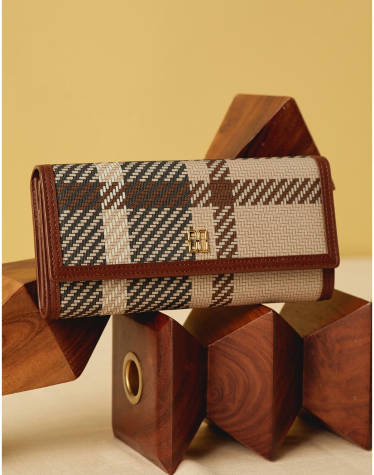 닥스 여성 액세서리(DAKS WOMENS ACCESSORIES) [TARTAN CHECK MIX] 브라운 타탄체크 가죽배색 장지갑 DCWA3E211W2