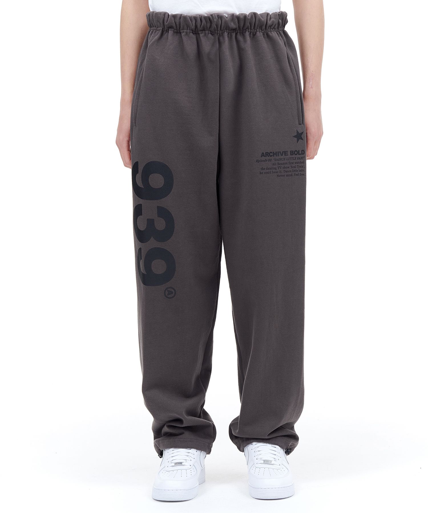 MUSINSA | ARCHIVE BOLD 939 LOGO SWEAT PANTS (DARK GRAY)(Raised)