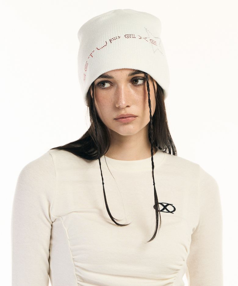 Star red lettering hotfix Beanie [Ivory]