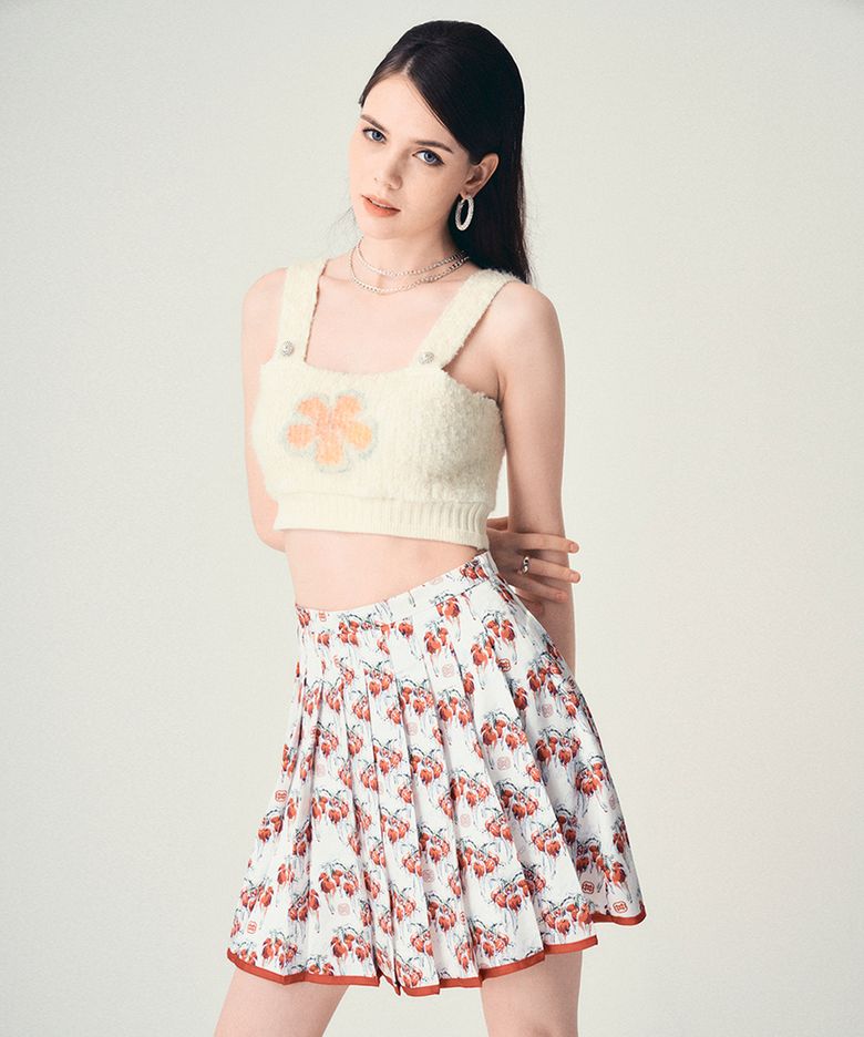 Frosty Holly Berries Pleated Skirt