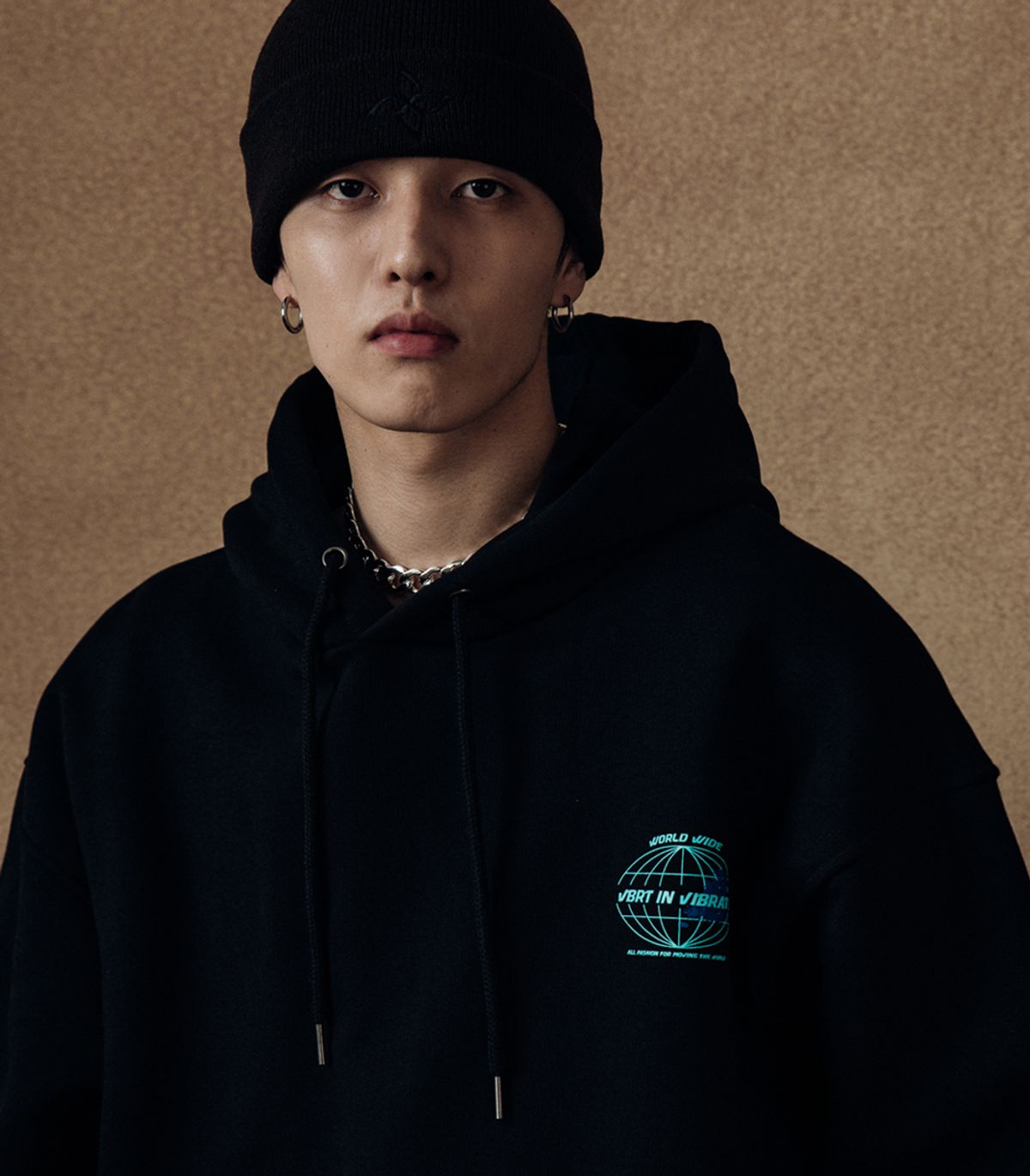 바이브레이트(VIBRATE) VBRT - WORLD WIDE HOODIE (WASHING BLACK)