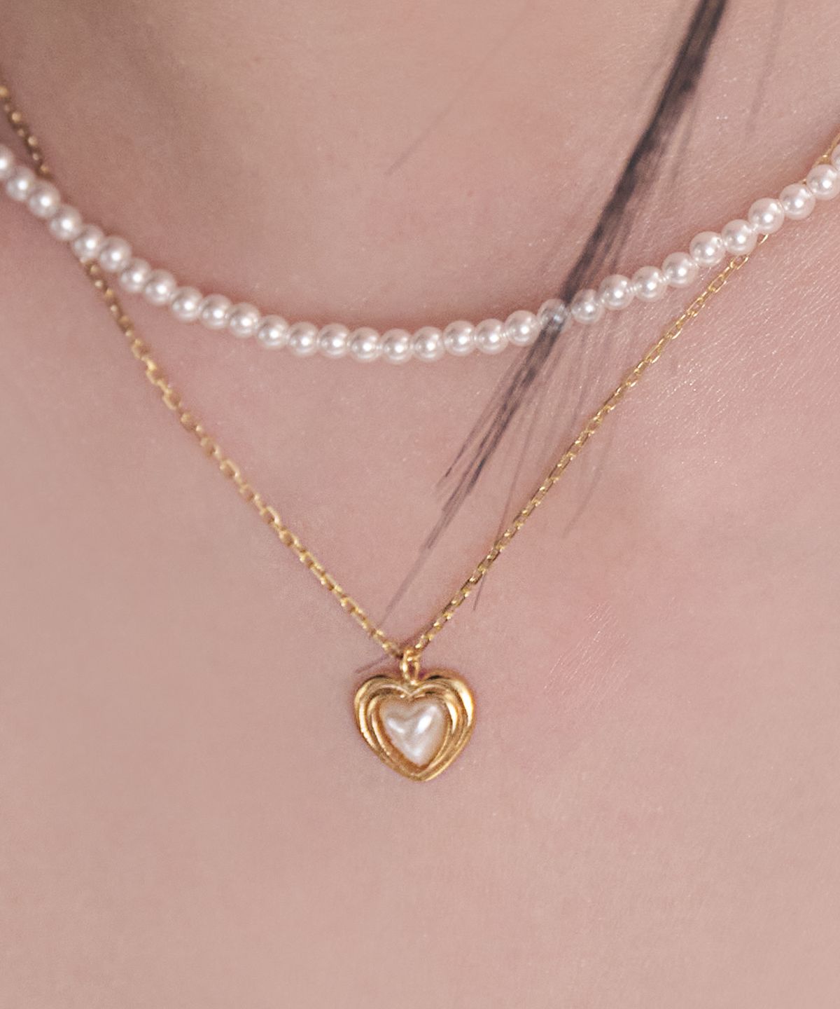 포스트루드(POSTLUDE) [SILVER] FRAME HEART PEARL PENDANT N (2 COLORS)