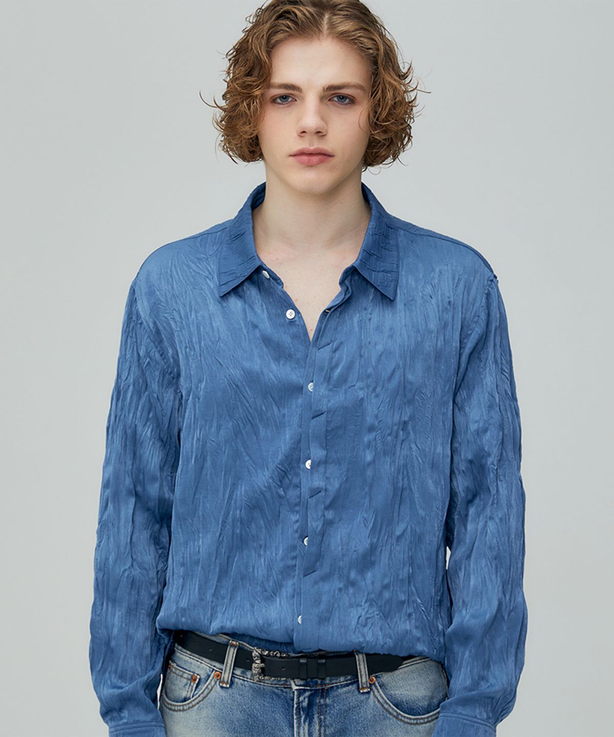 핀스드룩(FINSDRUCK) PEARLY CREASE HALF HIDDEN SHIRTS (MISTY BLUE)