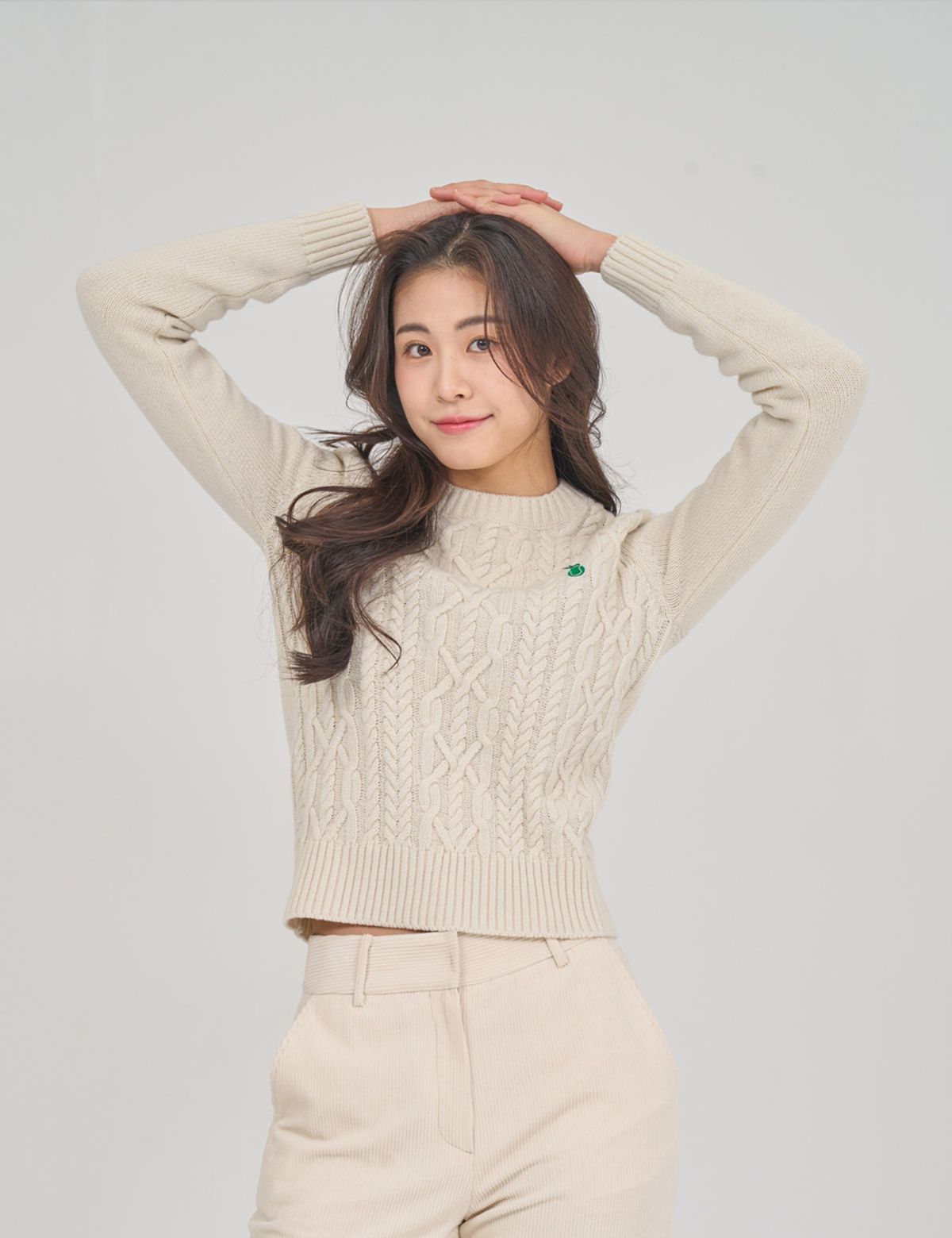 클레버필드(CLEVER FIELD) 크롭  케이블 니트 스웨터_크림