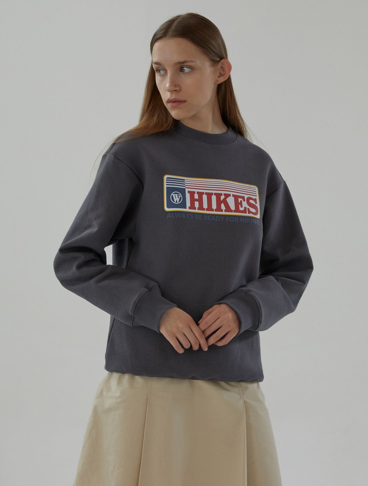 와일드웍스(WILDWORKS) HIKES SWEATSHIRT_Charcoal