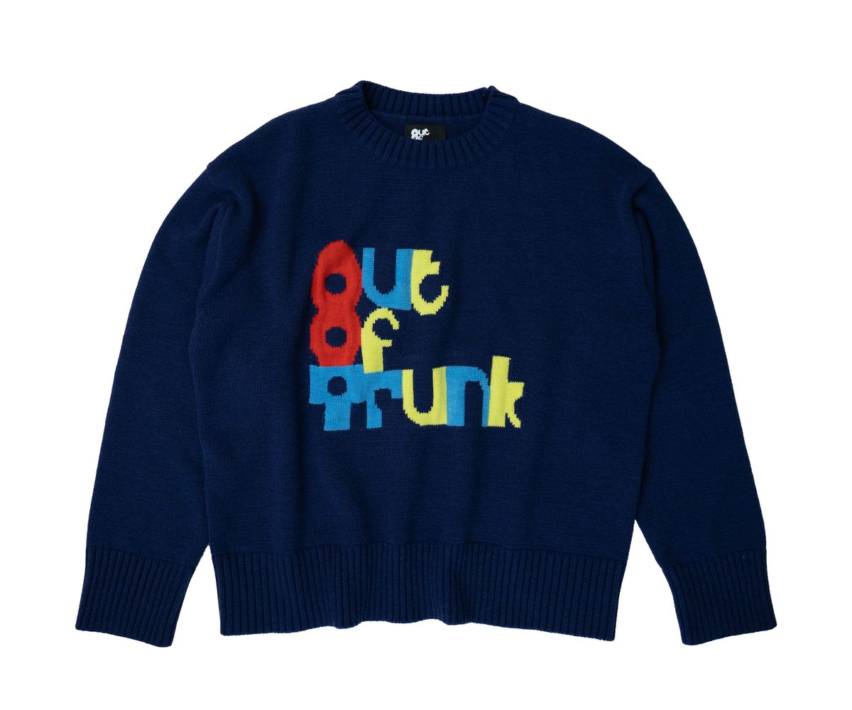 아웃 오브 트렁크(OUT OF TRUNK) Block Logo Knit Sweater (Navy)