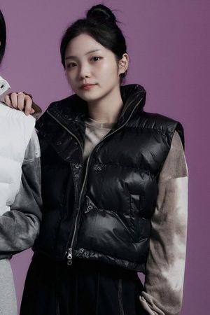 글로시 크롭 패딩 베스트 (블랙)