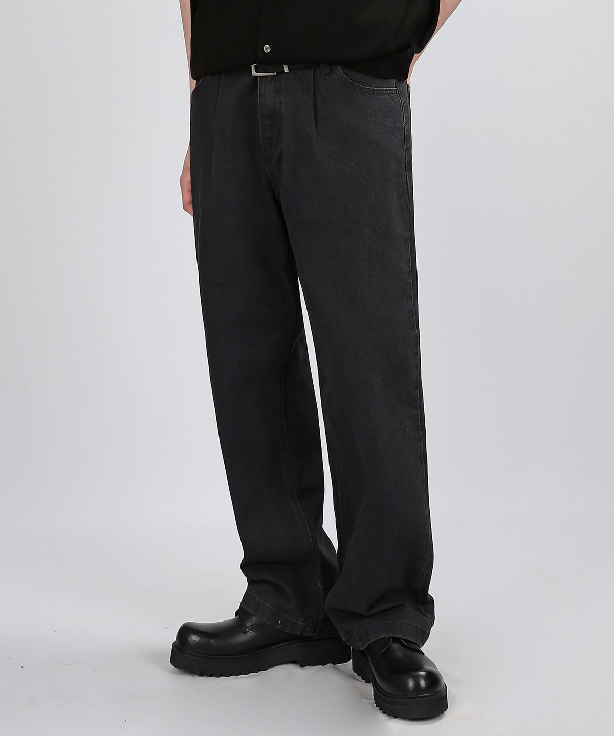 베리베인(VERYVAIN) ONETUCK WIDE DENIM (WASHED BLACK)