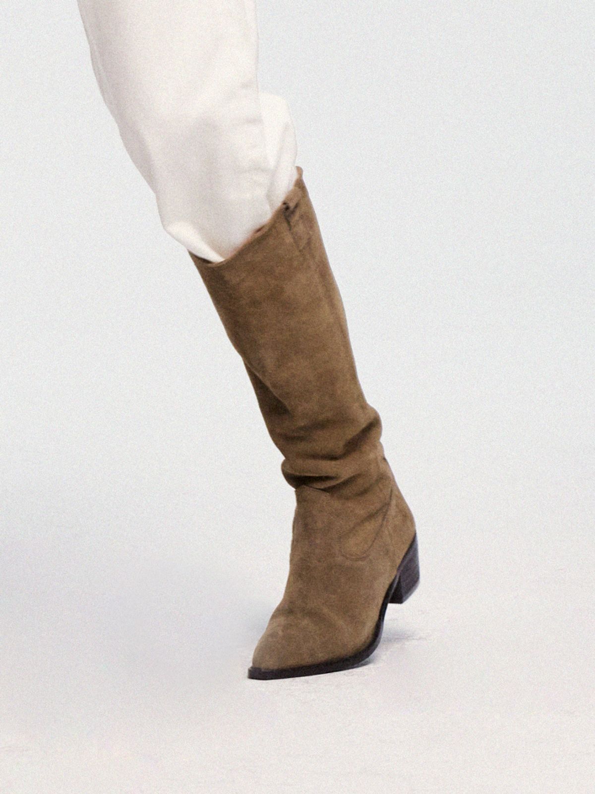 코모레비뮤지엄(KOMOREBI MUSEUM) KM012L 웨스턴 스웨이드 롱 부츠 천연가죽 ver ㅣ Beige Khaki (베이지 카키)