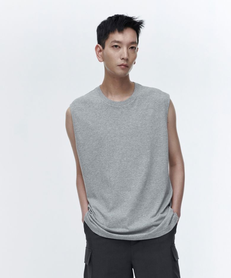 [쿨탠다드] 릴렉스드 슬리브리스 탑 [미디엄 그레이]