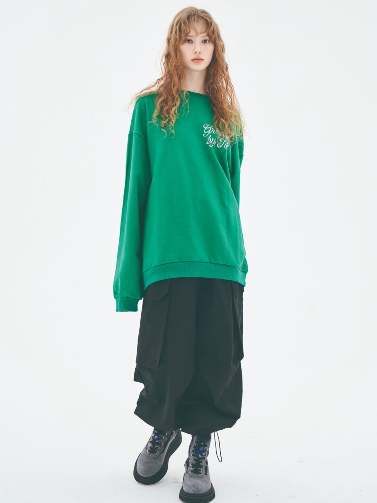 그리디어스(GREEDILOUS) GREEDILOUS By Tilda Logo Sweatshirts