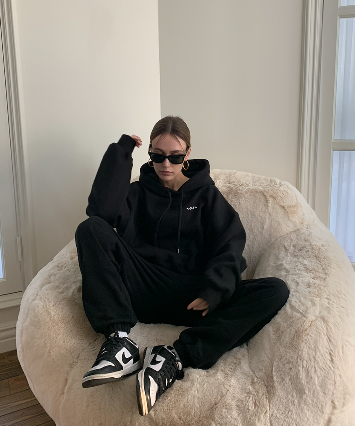 인지액티브(INJIACTIVE) Warm Crop Hoodie 블랙