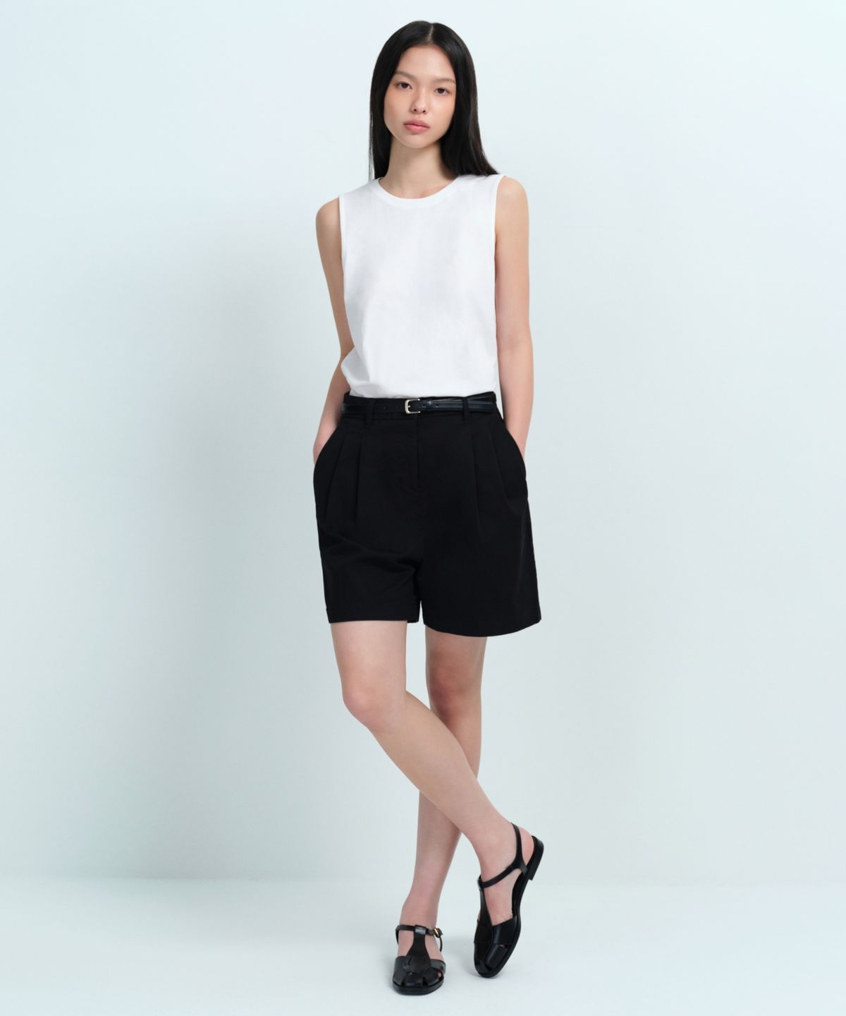 무신사 스탠다드 우먼(MUSINSA STANDARD WOMAN) 우먼즈 투 턱 와이드 치노 쇼츠 [블랙]