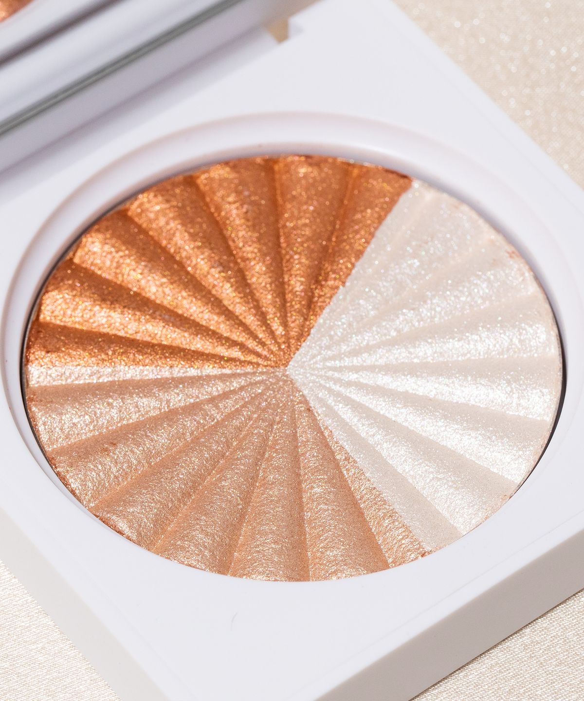 오프라 코스메틱(OFRA COSMETIC) 하이라이터 - 에버글로우