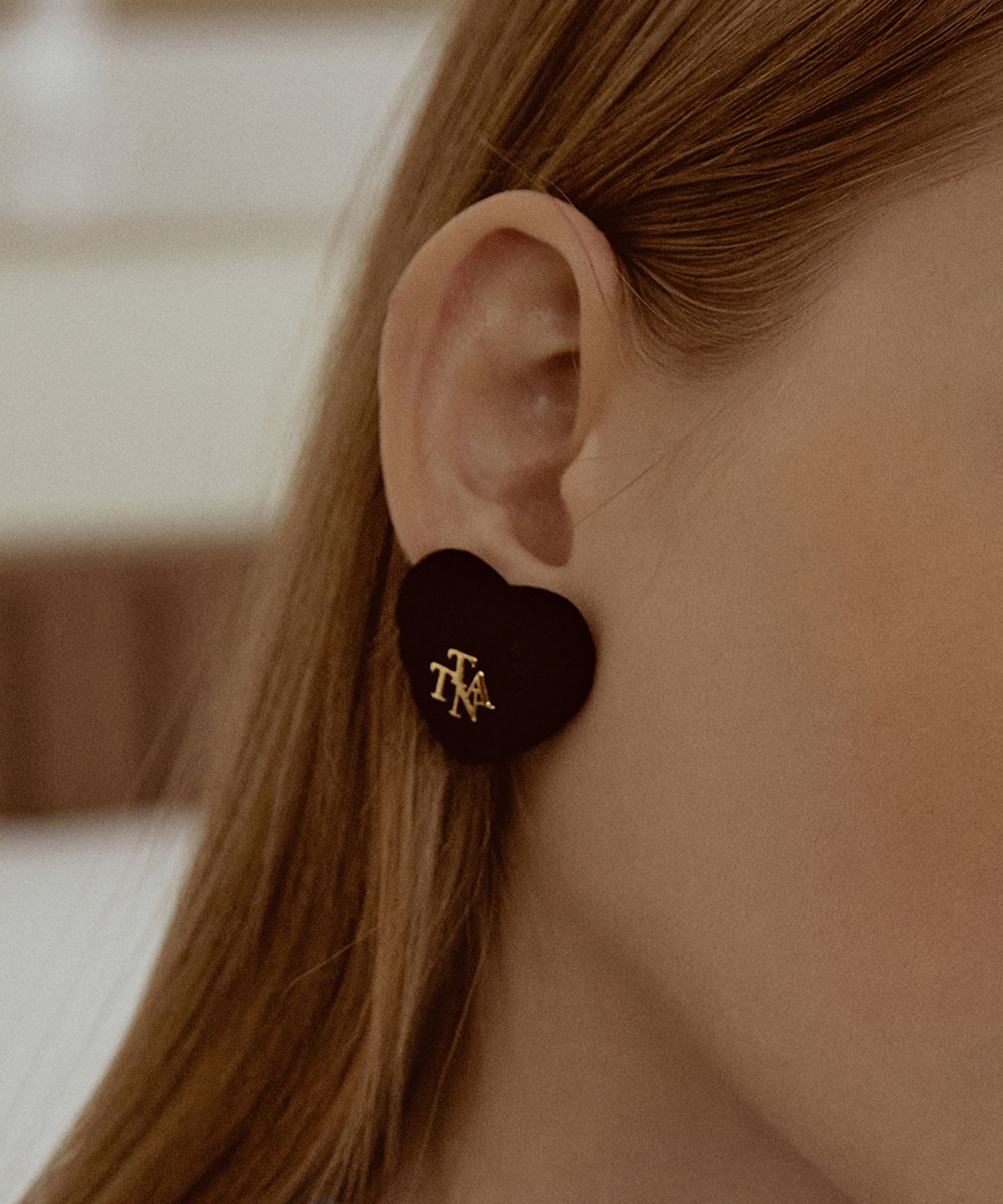 타티아나(TATIANA) Velvet Emblem Earring EC1951