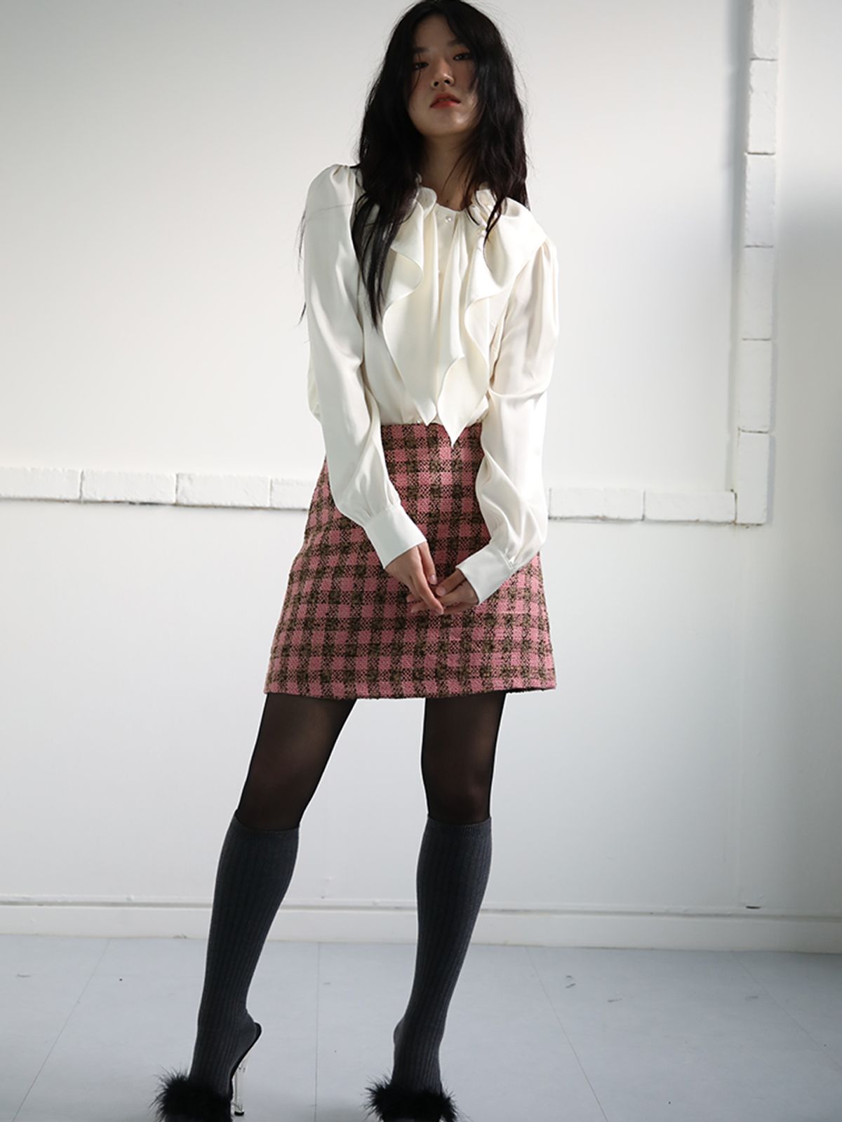쏘리, 투 머치 러브(SORRY, TOO MUCH LOVE) Draping Scarf Satin Blouse_Cream