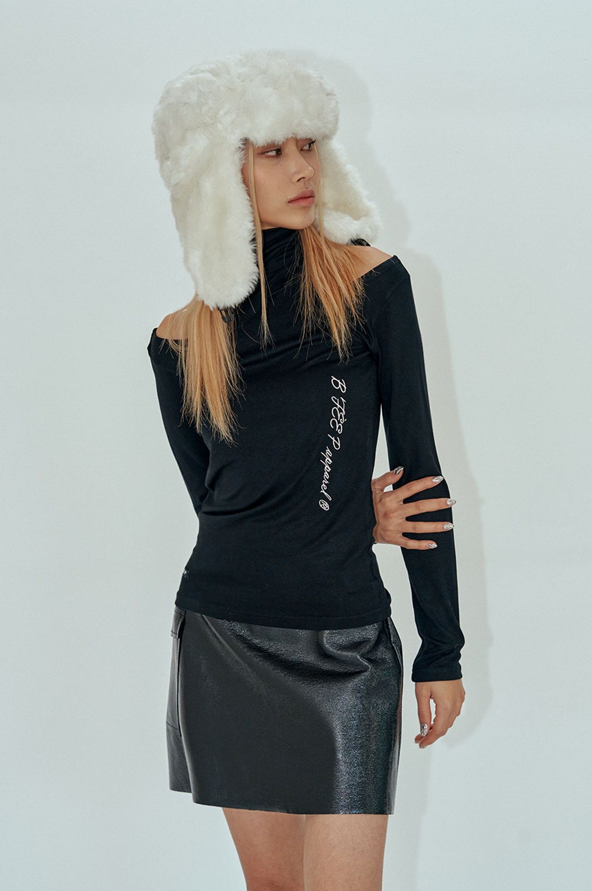 비피피(BFEEP) slit polo neck_black