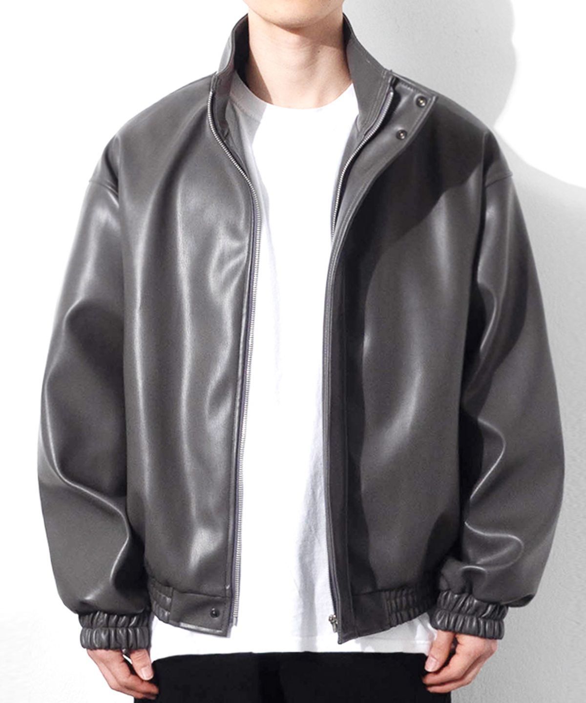 큐티에잇 가먼츠(QT8 GARMENTS) LB Synthetic Leather Hidden Jacket (Charcoal)