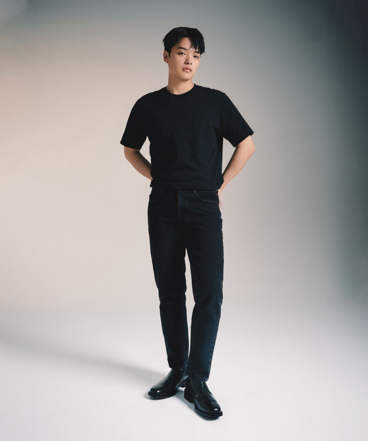 무신사 스탠다드(MUSINSA STANDARD) CONE 슬림 크롭 데님 팬츠 [워시드 블랙]